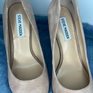 steve madden suede nude pumps